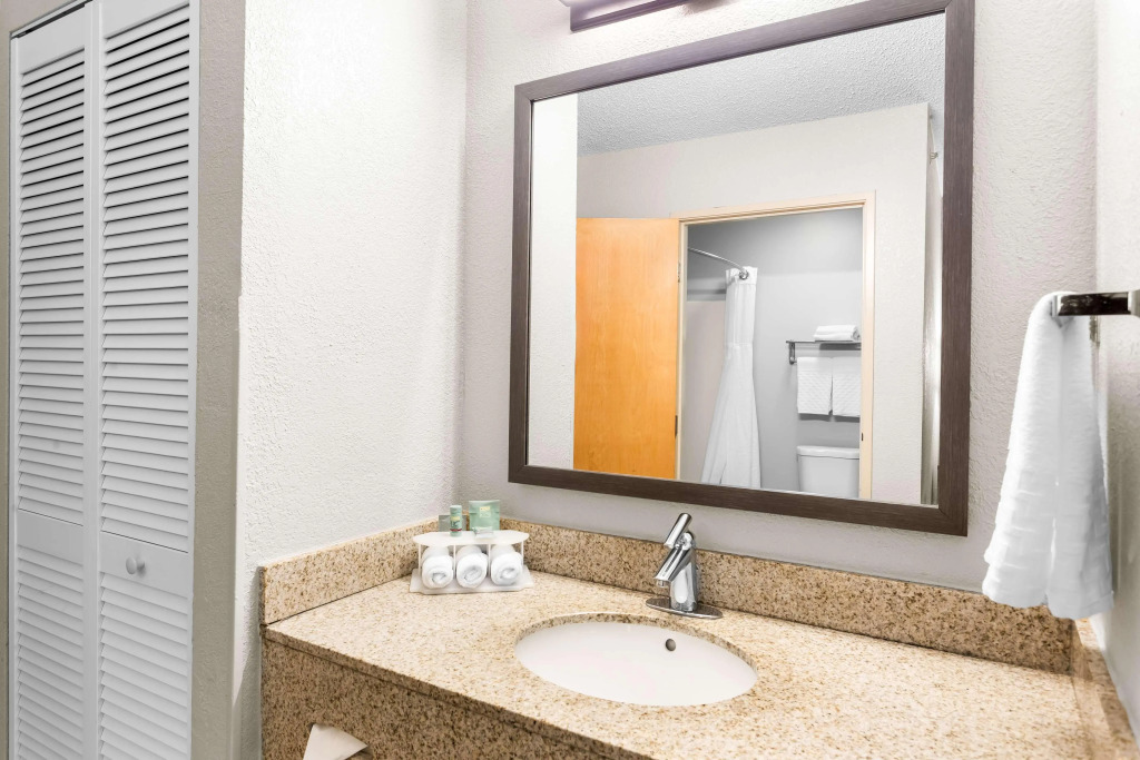 Best Western Oswego Hotel