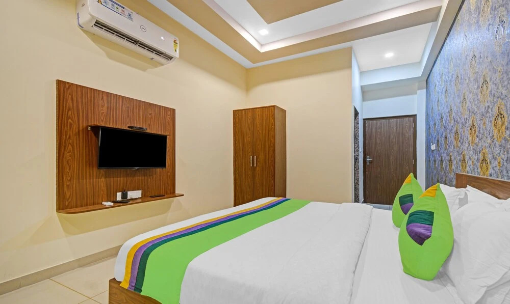 Treebo Trend Lavishka Palace Sector 6