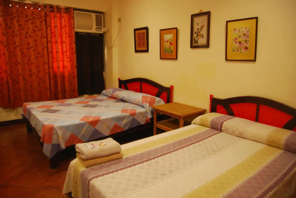 Centro Mactan Suites