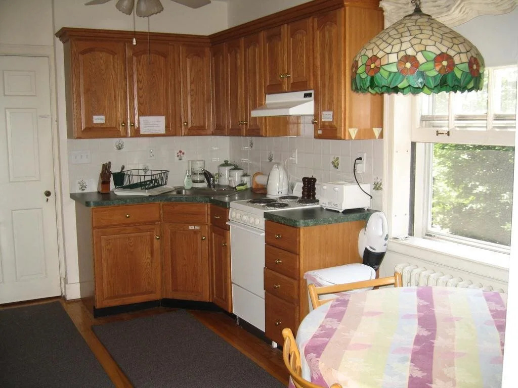 Farnam Guest House