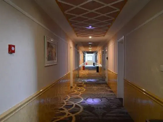 Xingshan Luoma Holiday Hotel
