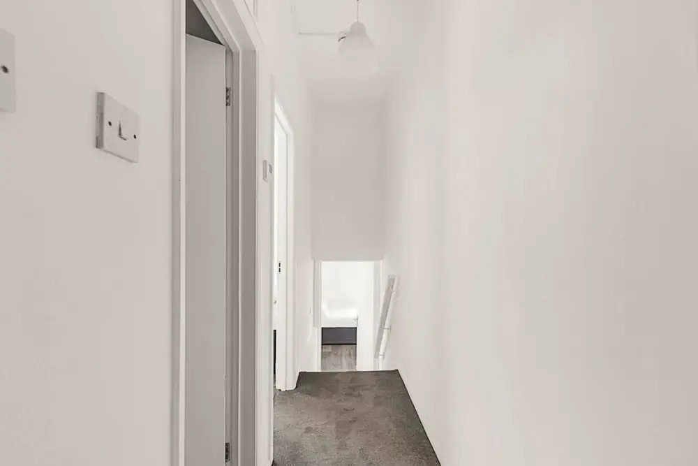 Bright and Newly Furnished Acton Apartment