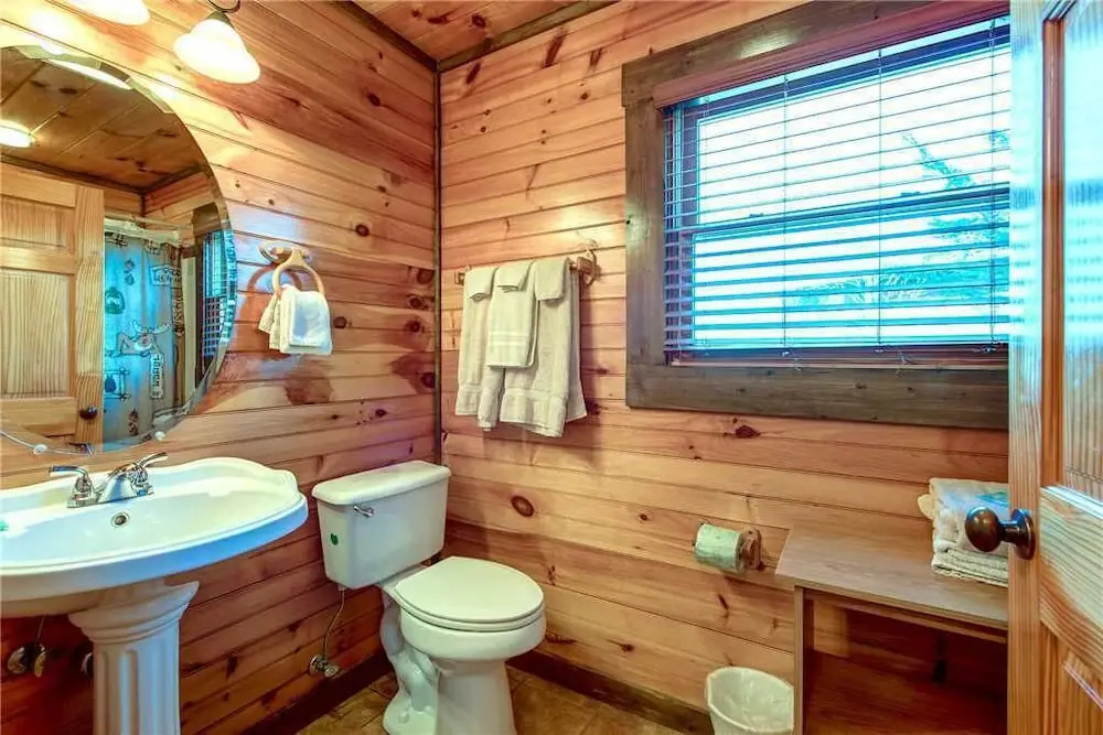 Old Hickory Lodge - Four Bedroom Cabin