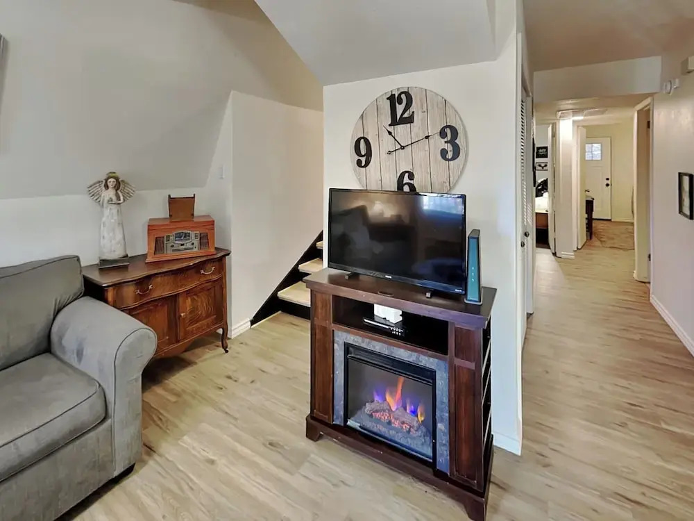 Doc's Den by Ruidoso Vacation Rentals