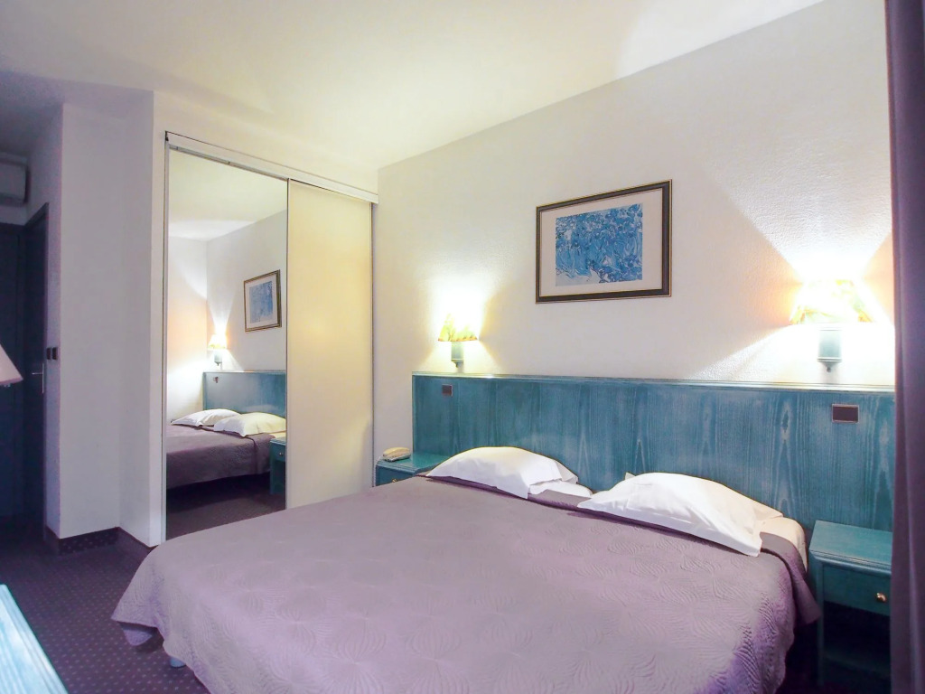 Apartment in Juan-les-pins Near Sandy Beaches