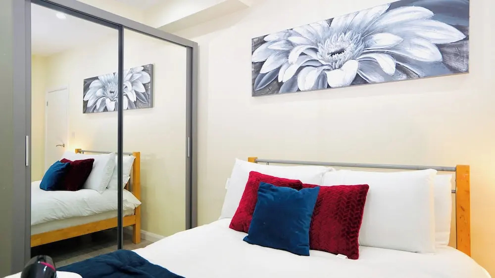 F3 Cranbrook Stunning Apt Free Parking