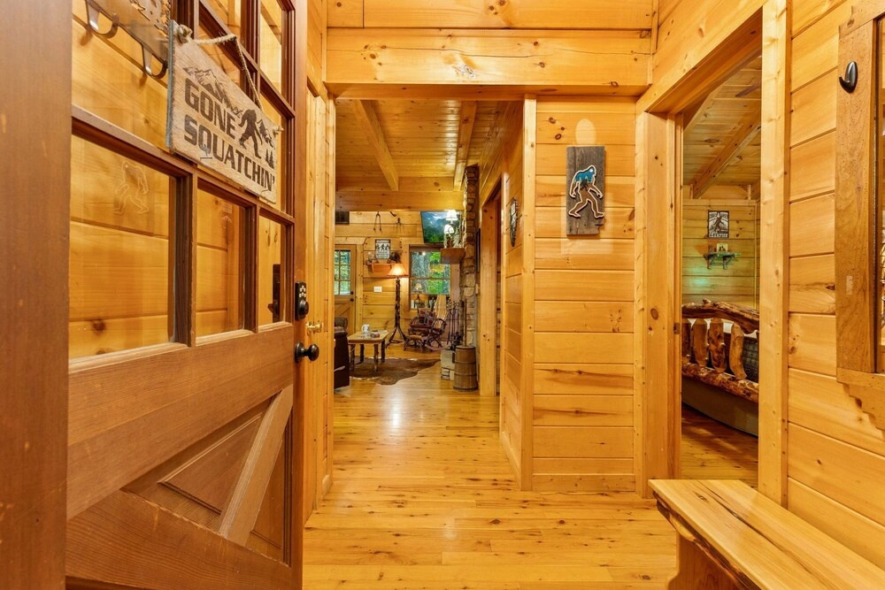 Finding Bigfoot 2 Bedroom Cabin
