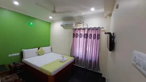 Hotel KNR Grand