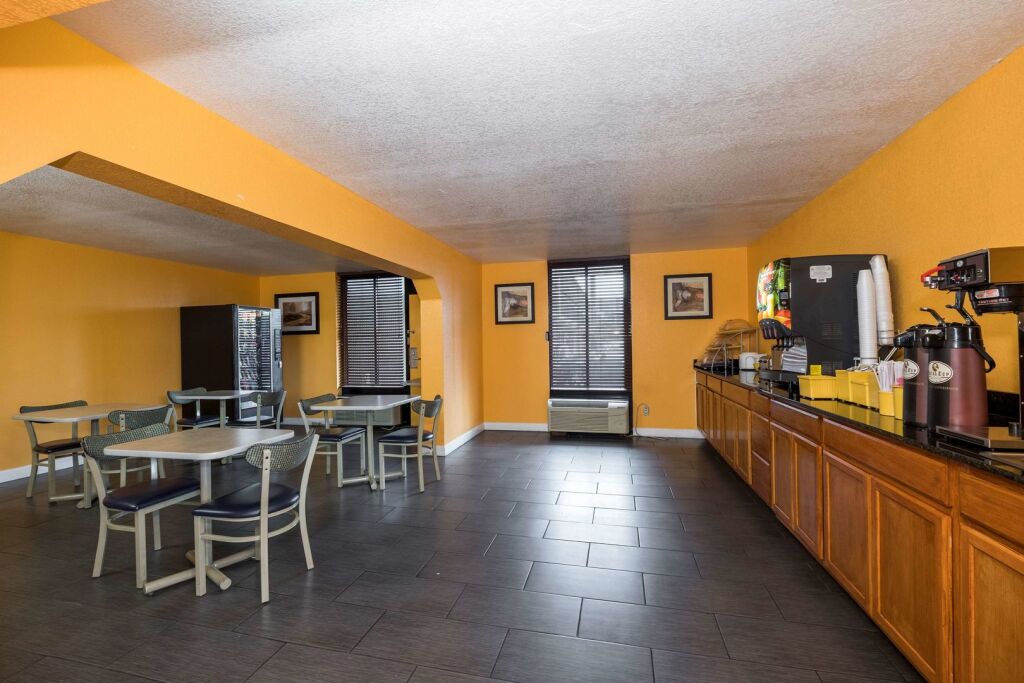 Red Roof Inn Mobile - Midtown