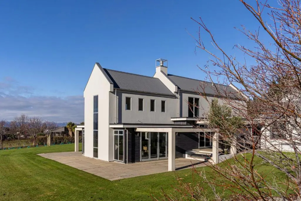 Elderberry Elegance - Wanaka Holiday Home