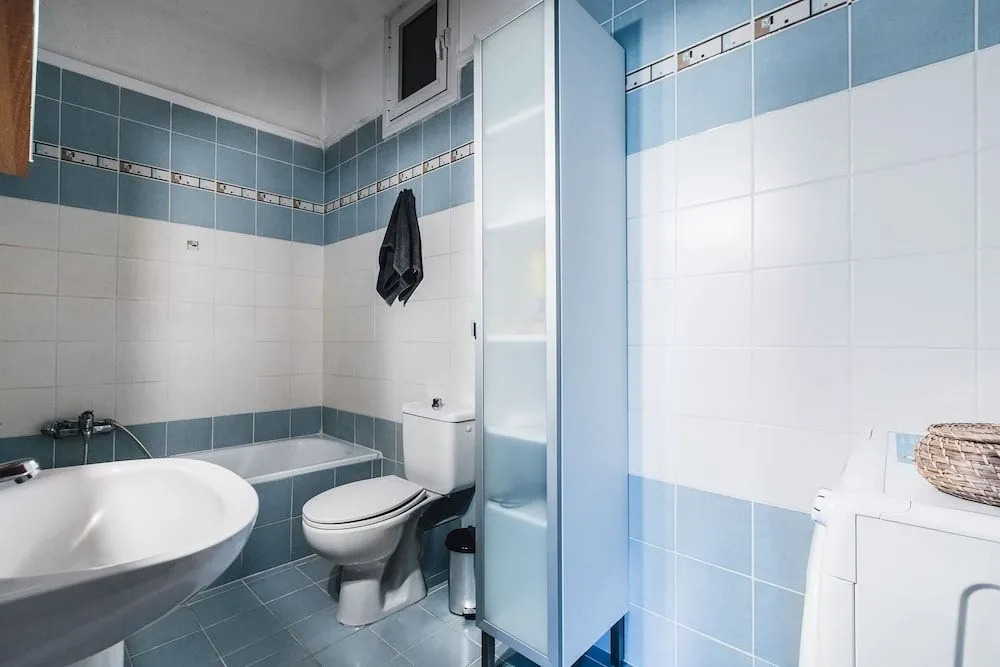 Chloe Apartments by QR booking