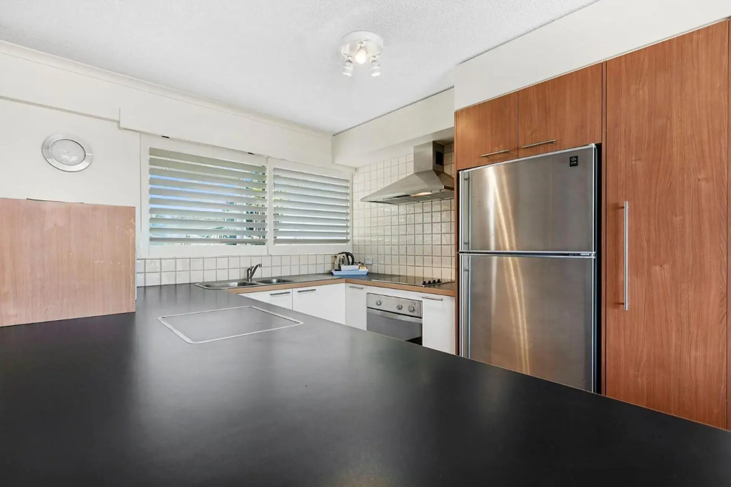 12 Cascades Top Floor Apartment In Prime Position