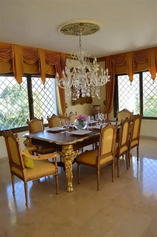 Unique Luxurious and Palacial Villa
