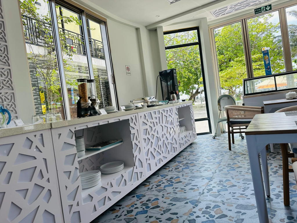 Avyanna Gulhi Beach Hotel