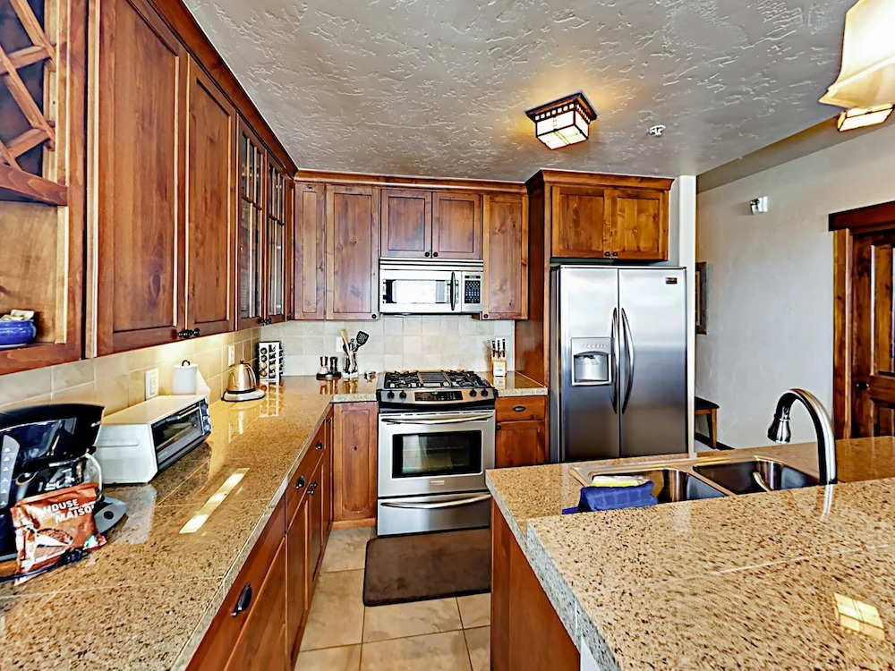 85 Cozens Pointe - 2 Br Townhouse