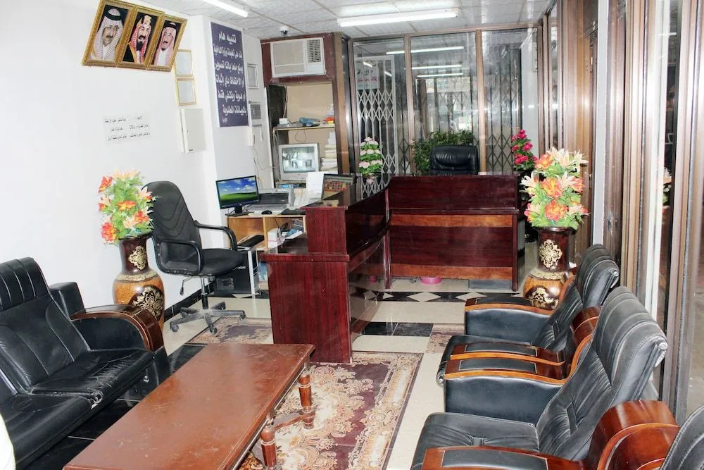 Al Eairy Furnished Apartments Qassim 2