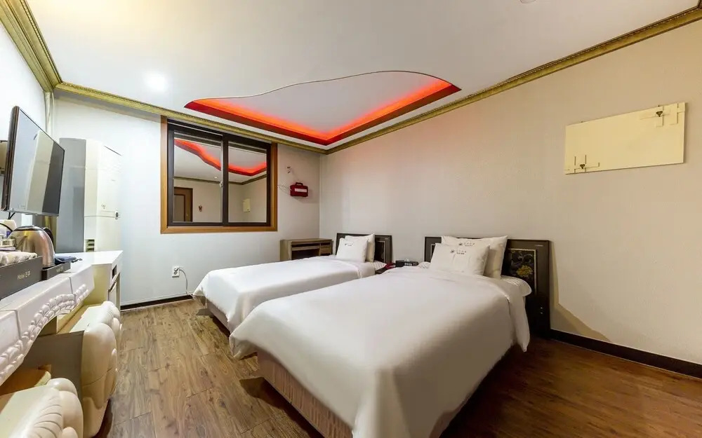 Pearl Hotel(진주모텔)