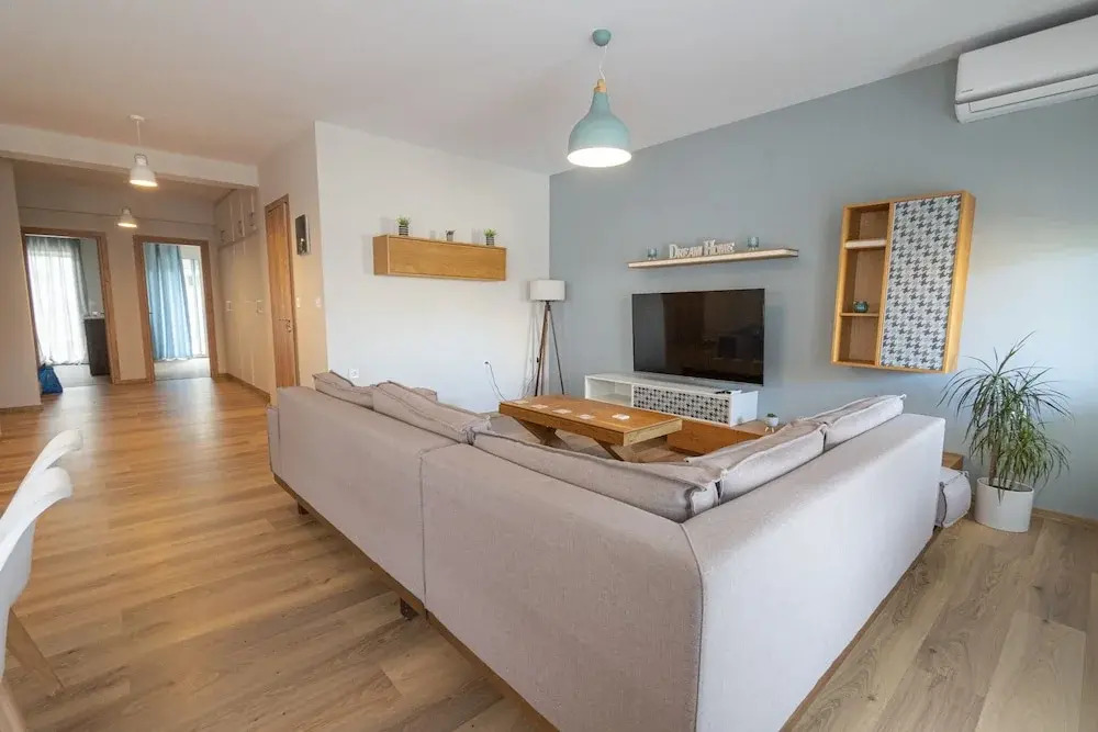 Simon Apartment by Rentalspro