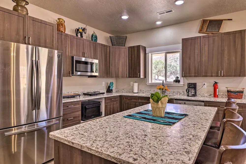 Quiet Kanab Home w/ Panoramic Views & Porch!