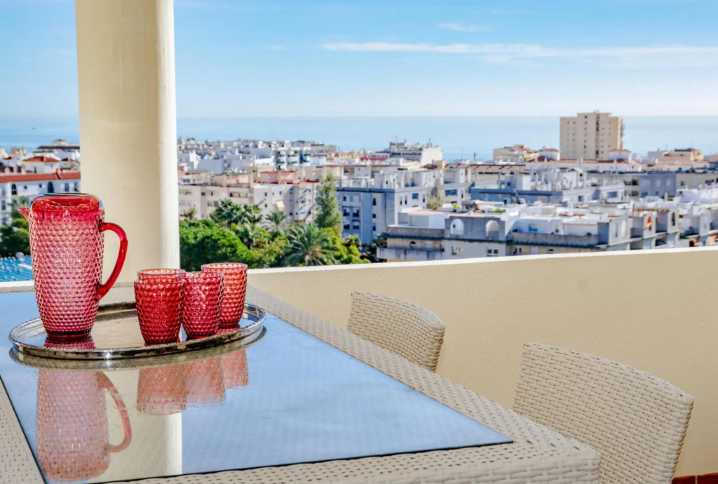 PDM - Elegant Apartment with Breathtaking Sea view