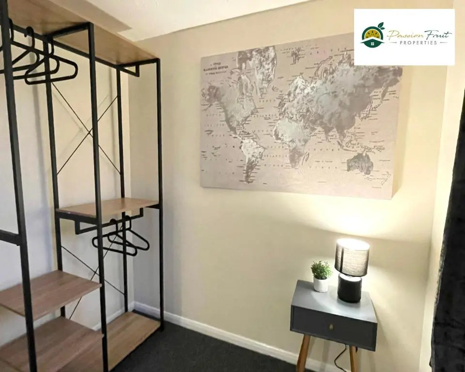 3 Bedroom 2 Bath House By Passionfruitproperties Close To Coventry City Centre - Free Wi-Fi, Driveway And Garden - 8RWC
