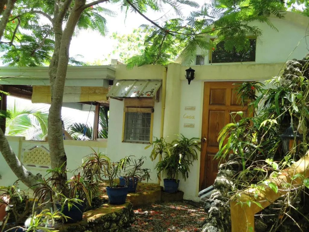 Casa de la Playa Beach Resort