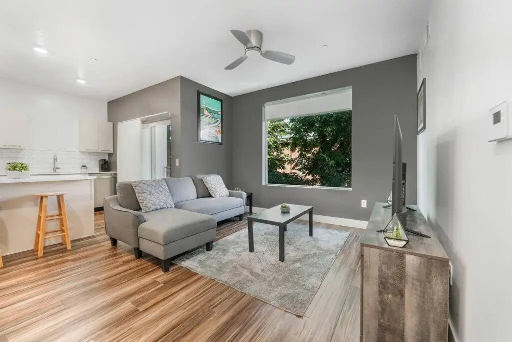 Luxe Downtown PentHouse with Amenities 76
