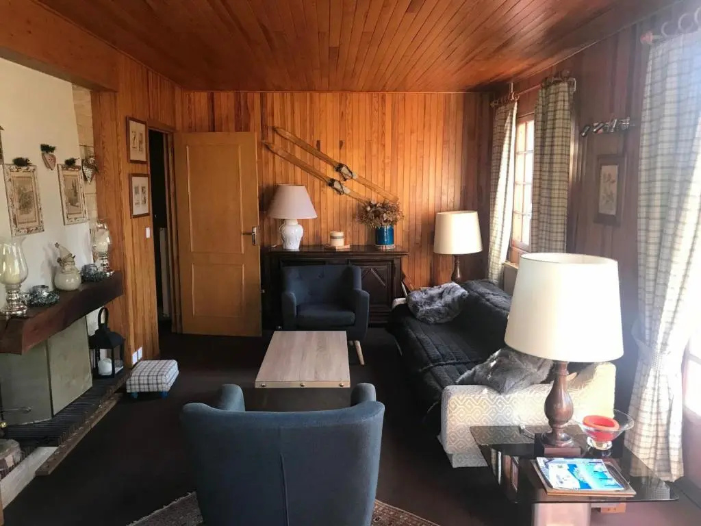 Chalet Années 70 Spacieux pour 10 Pers. - FR-1-445-139