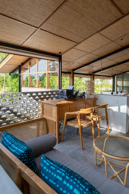 Deep Roots Dive & Yoga Resort