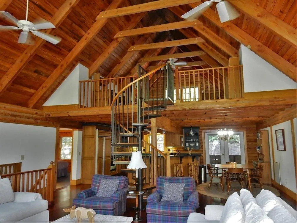 Lazy Bear Lodge