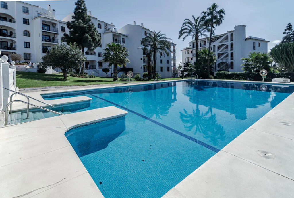 RDM33 -  2 bed apartment close to beach