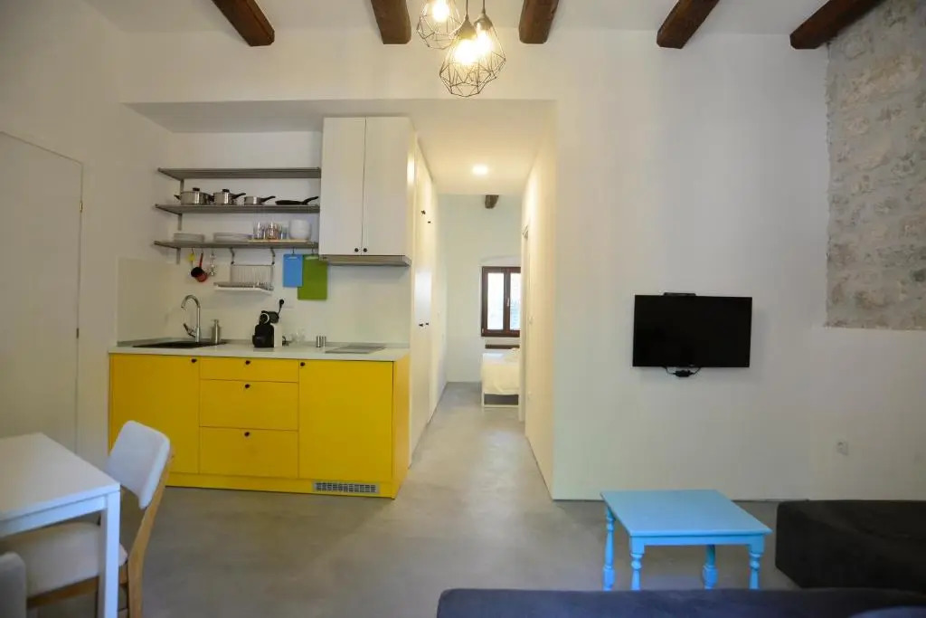 House 561