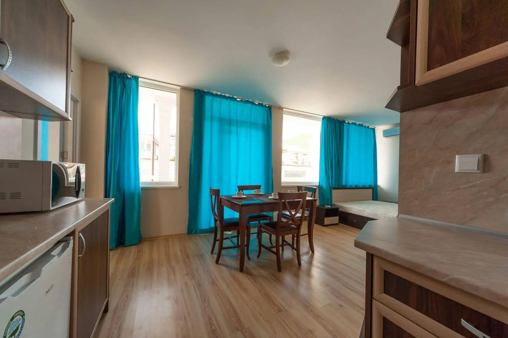 Roel Residence Apartments