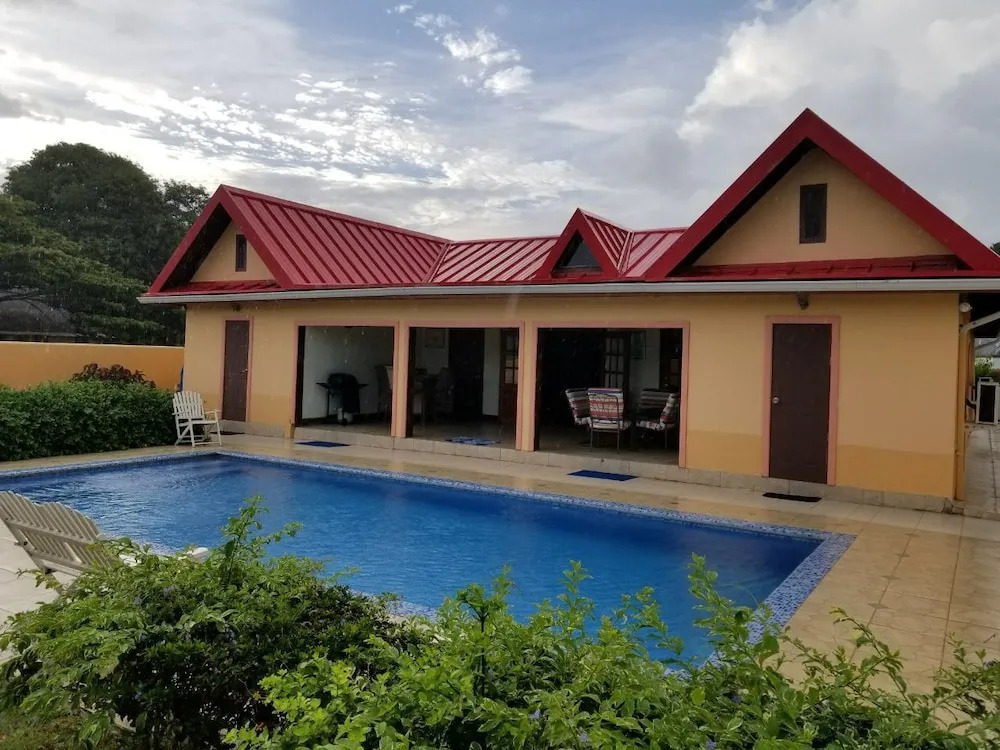 Tropi Isle villa
