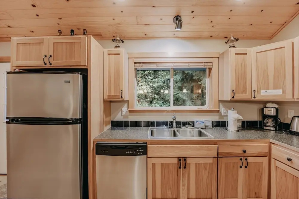 65gs - Hot Tub - Wi-fi - Pets Ok - Bbq 3 Bedroom Home by Redawning