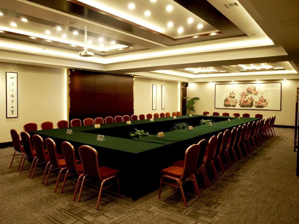Nanjing Zhenbao Holiday Hotel