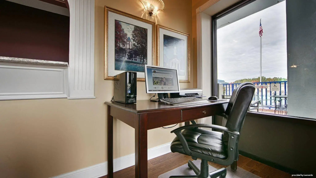 Best Western Wilderness Trail Inn