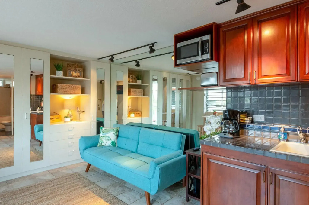 Lewers Street - Suite 401