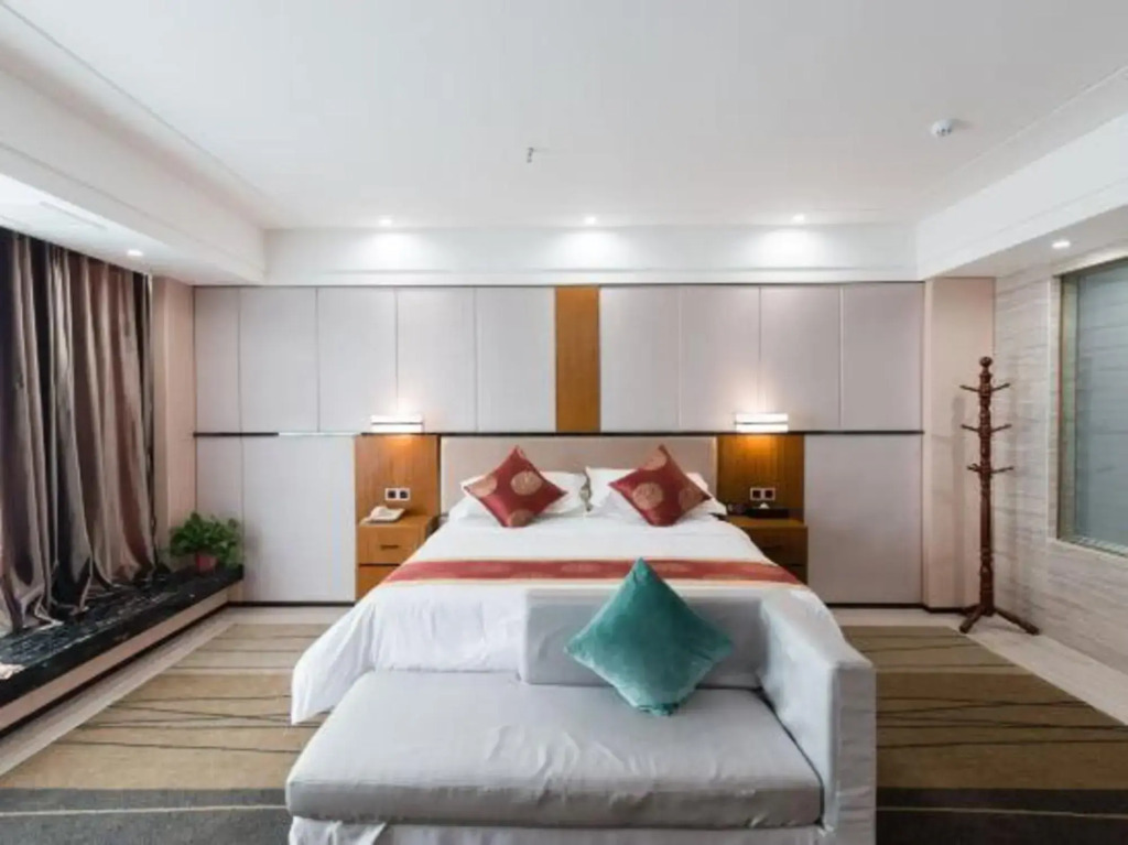 Yuanming Lake Junlan Hotel