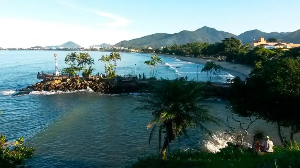 Ubatuba Centro - Casa terreo completa