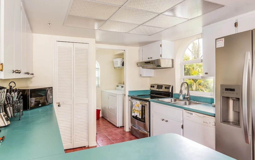144 Gulf Island Dr Home