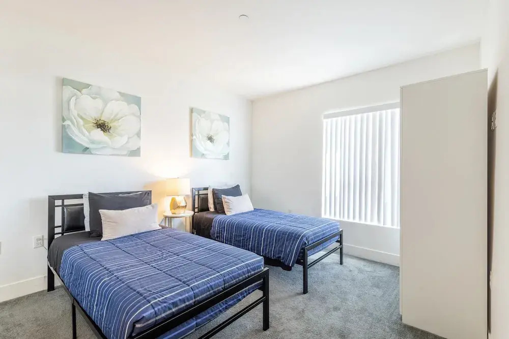 3br Fully Furnished Apartment On Sunset Blvd 3 Bedroom Apts by RedAwning
