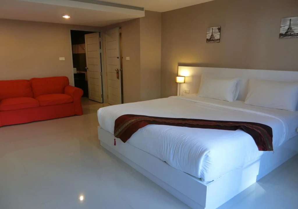 crystal suites pattaya