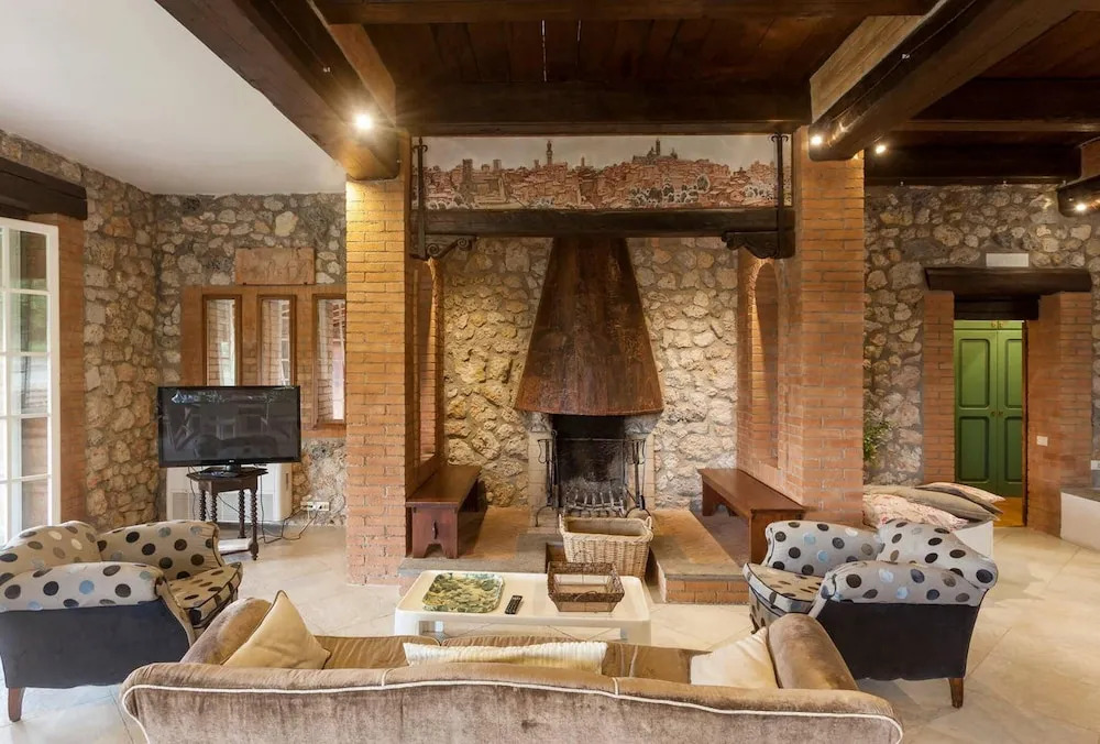 Villa With 4 Bedrooms in Provincia di Siena, With Private Pool, Enclosed Garden and Wifi