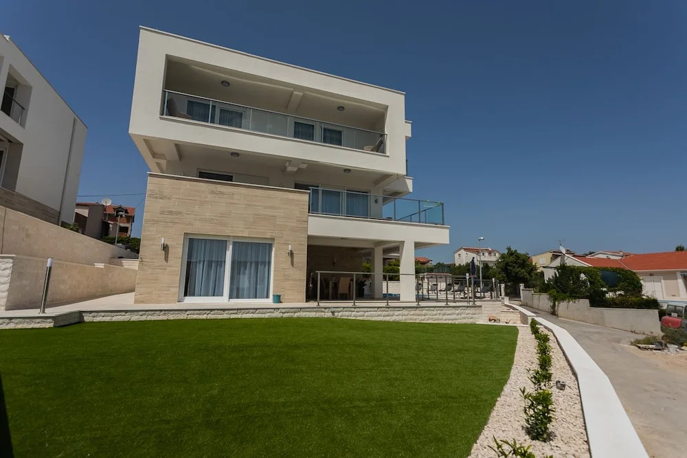 Villa Compass Luxury in a natural bay