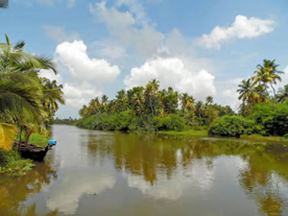 Houseboat Cruise in the Backwaters of Kerala