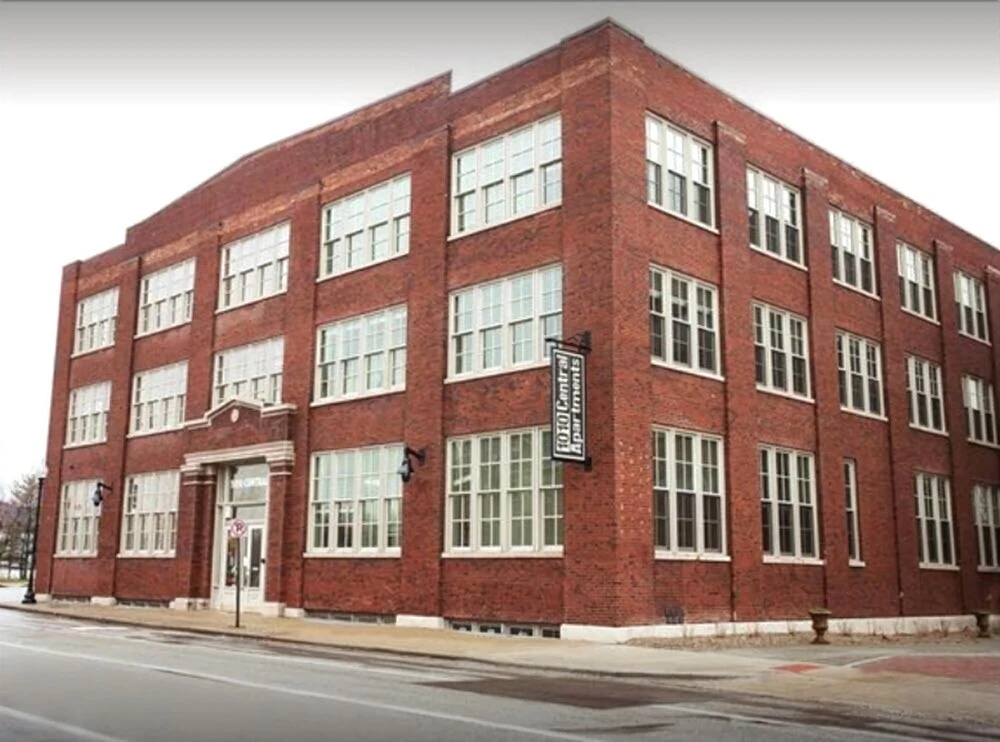 Downtown Indy 2 BR Apt Near Mass Ave by Frontdesk