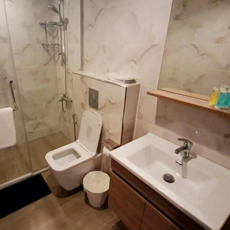 Red Carpet Hotel & Suites