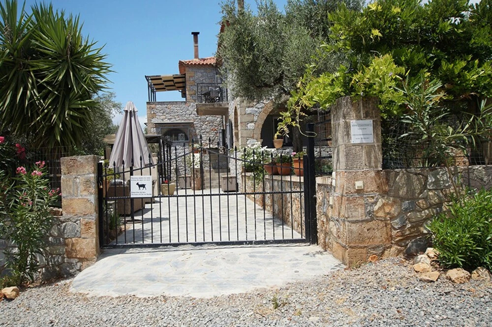 Semi Detached Stone House Great Location