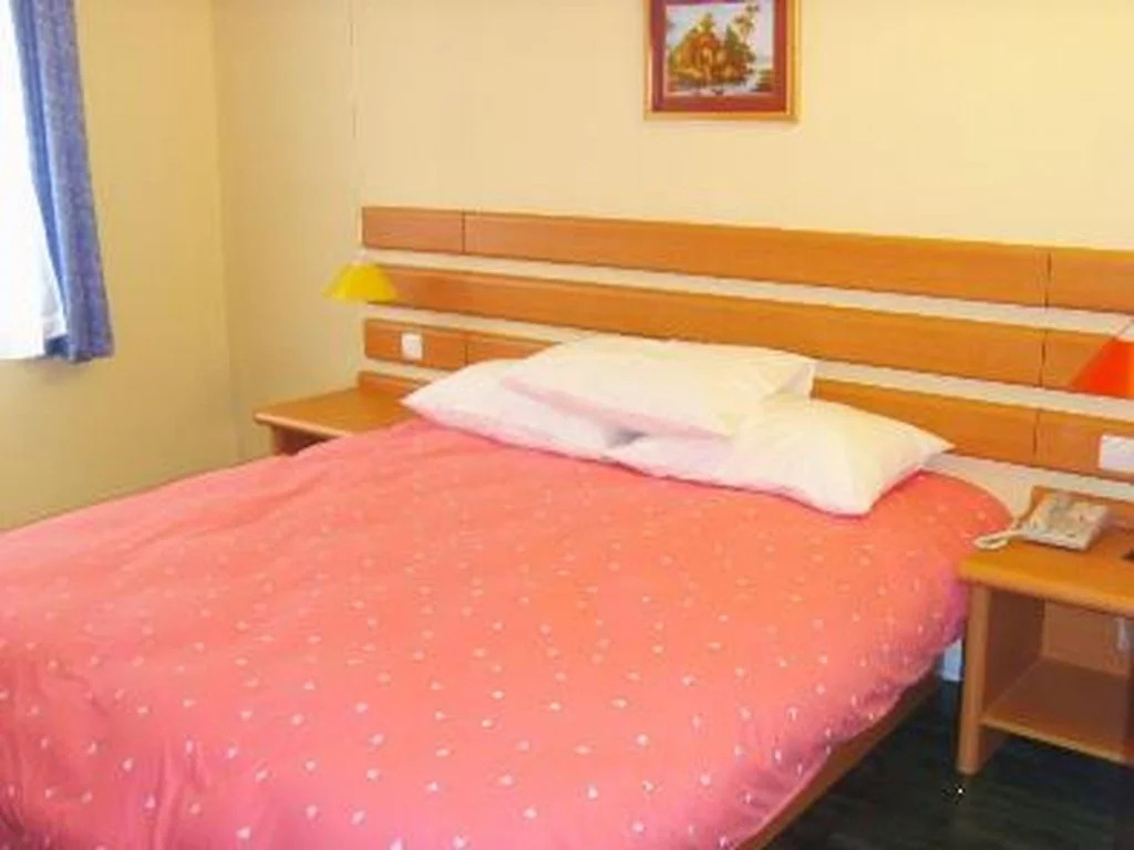 Home Inn Shanghai Wanping South Road